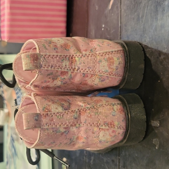 Girl Boots - Picture 3 of 5